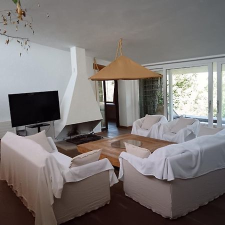 Isla Privada En Cadaques De Ensueno Con 11 Habitaciones Dobles Con Bano Privado Y Piscina Exterior photo