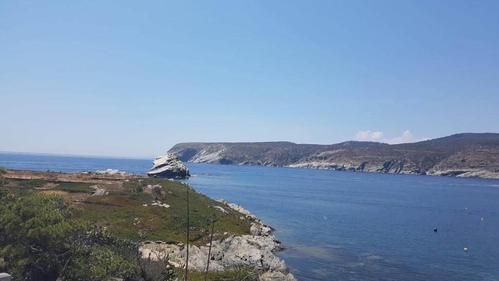 Isla Privada En Cadaques De Ensueno Con 11 Habitaciones Dobles Con Bano Privado Y Piscina Exterior photo