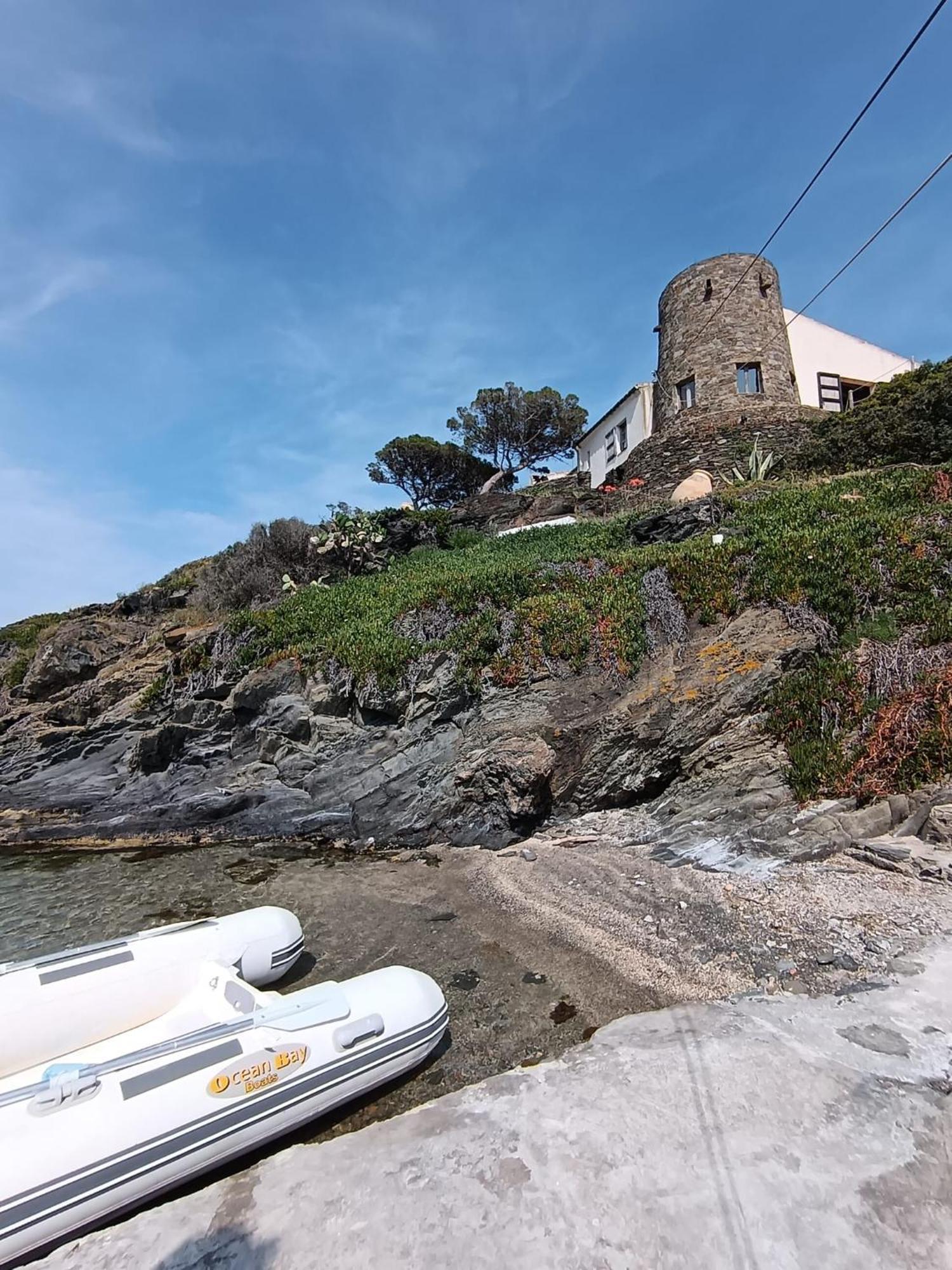 Isla Privada En Cadaques De Ensueno Con 11 Habitaciones Dobles Con Bano Privado Y Piscina Exterior photo