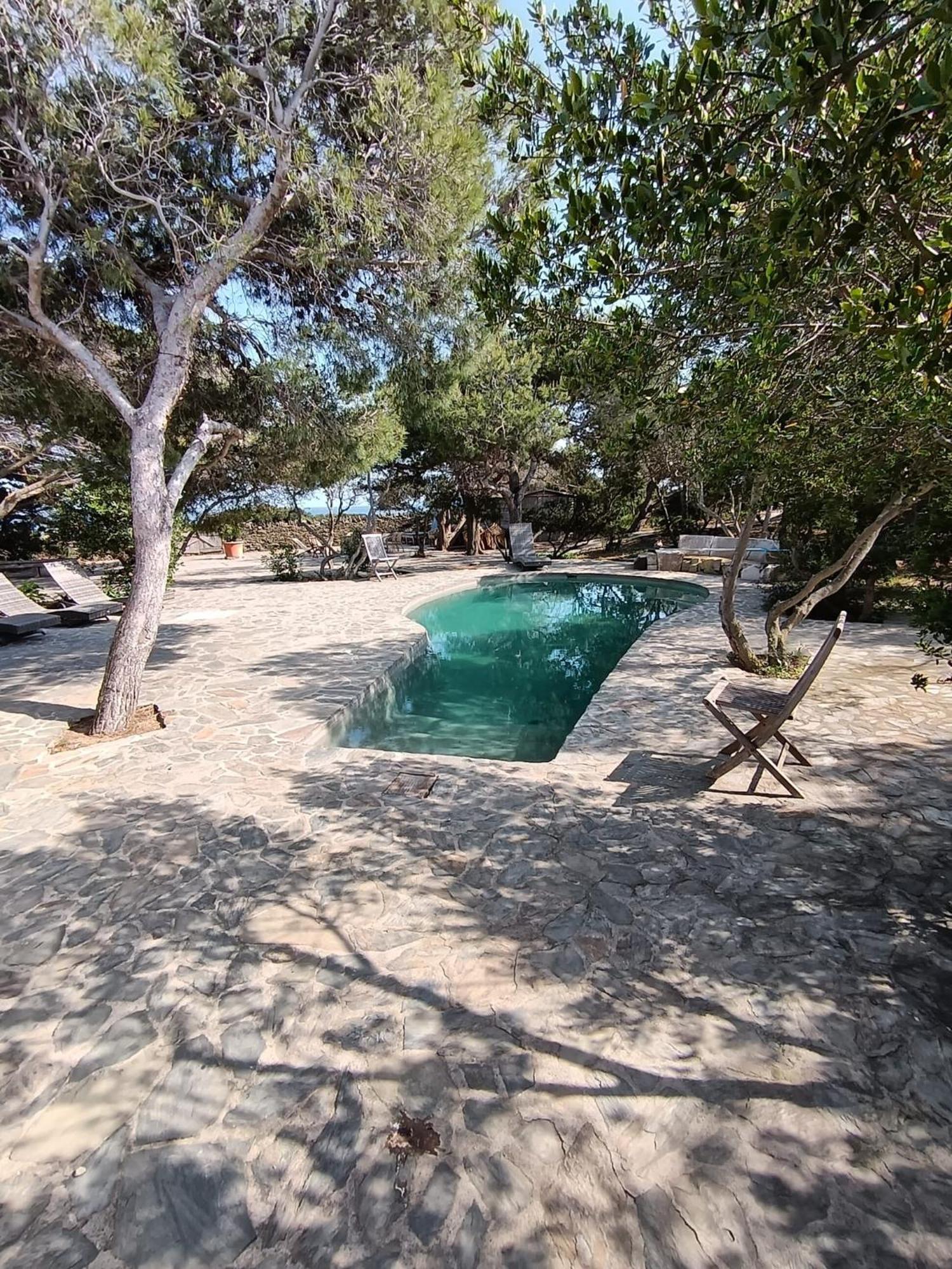 Isla Privada En Cadaques De Ensueno Con 11 Habitaciones Dobles Con Bano Privado Y Piscina Exterior photo