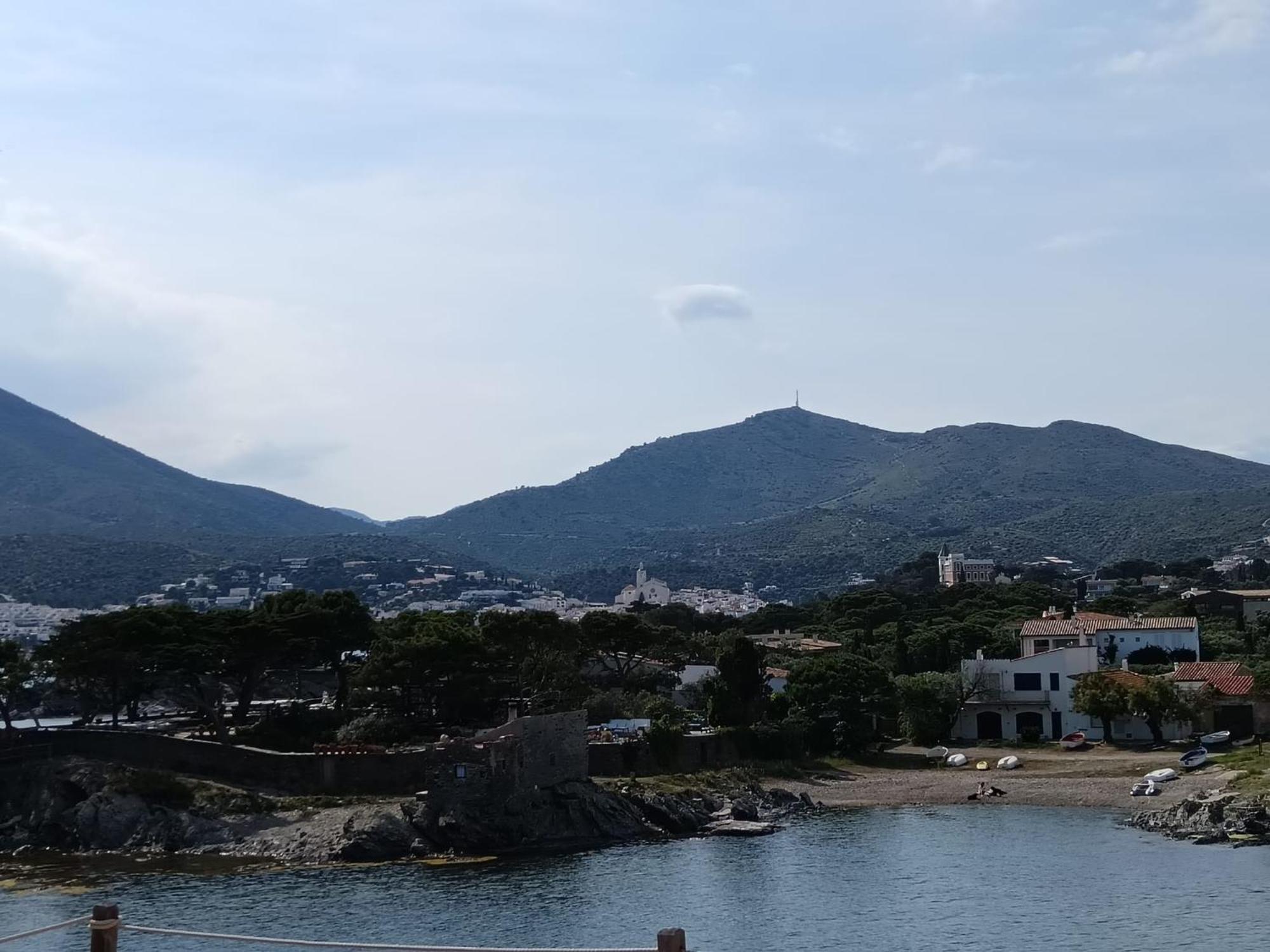 Isla Privada En Cadaques De Ensueno Con 11 Habitaciones Dobles Con Bano Privado Y Piscina Exterior photo